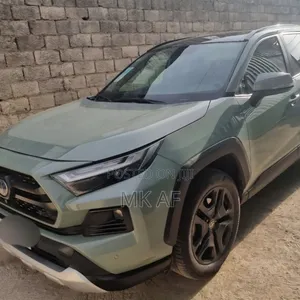 Toyota RAV4 2022 Green