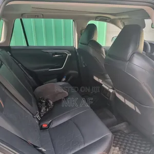 Toyota RAV4 2022 Green