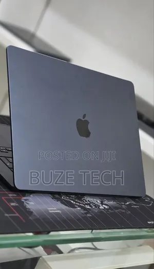 New Laptop Apple MacBook Air 2025 M4 16GB Apple M4 SSD 256GB