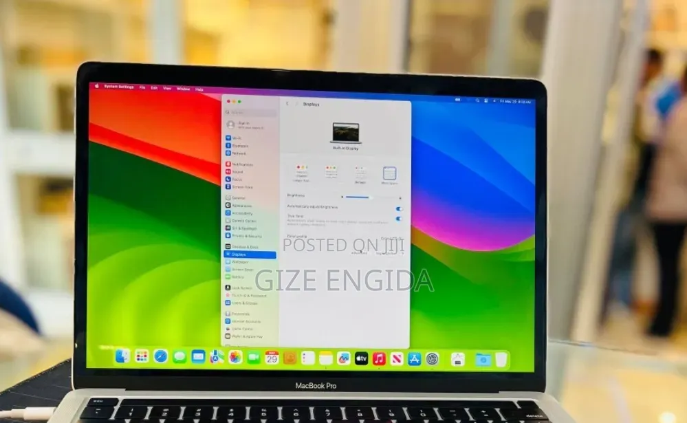 New Laptop Apple MacBook Pro 2021 M1 8GB Apple M1 SSD 256GB