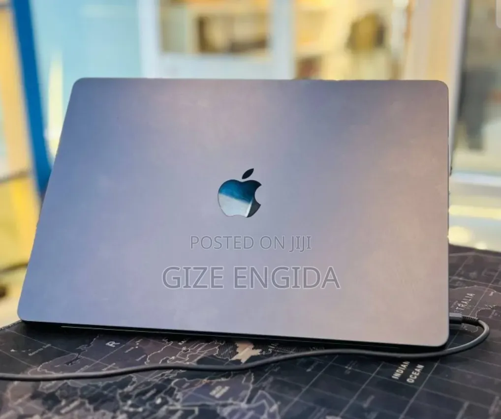 New Laptop Apple MacBook Air 2024 M3 8GB Apple M3 SSD 256GB