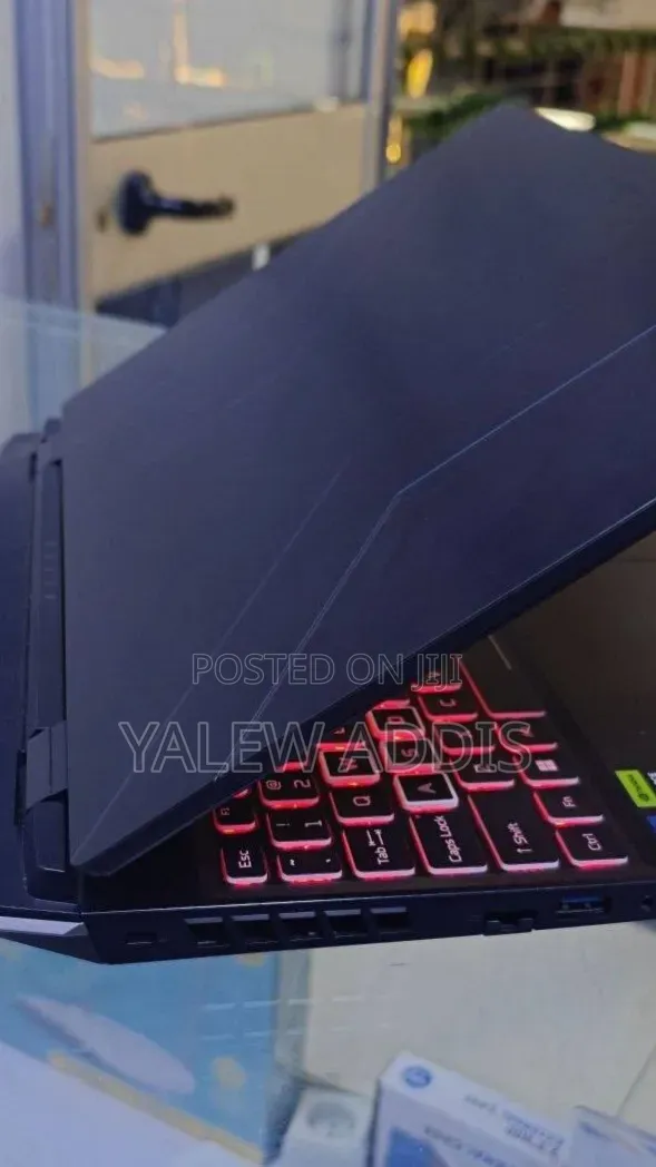 New Laptop Acer Nitro V 15 16GB Intel Core i7 SSD 512GB