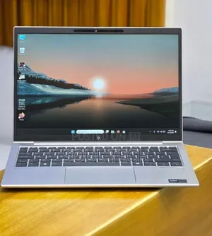 New Laptop HP Elitebook 830 G11 16GB Intel Core Ultra 7 SSD 512GB