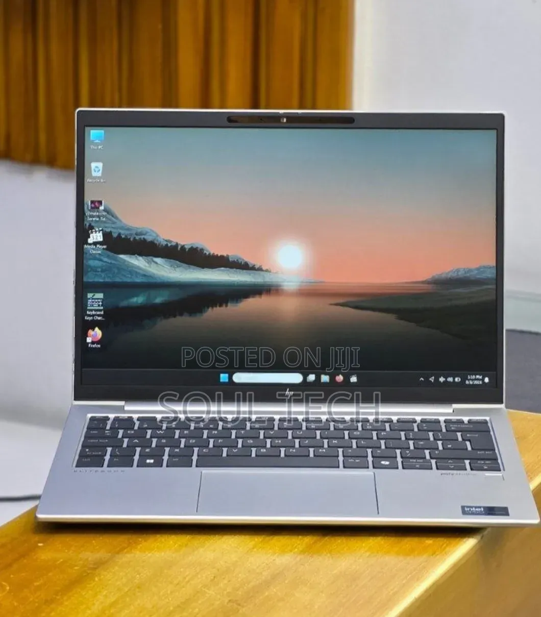 New Laptop HP Elitebook 830 G11 16GB Intel Core Ultra 7 SSD 512GB
