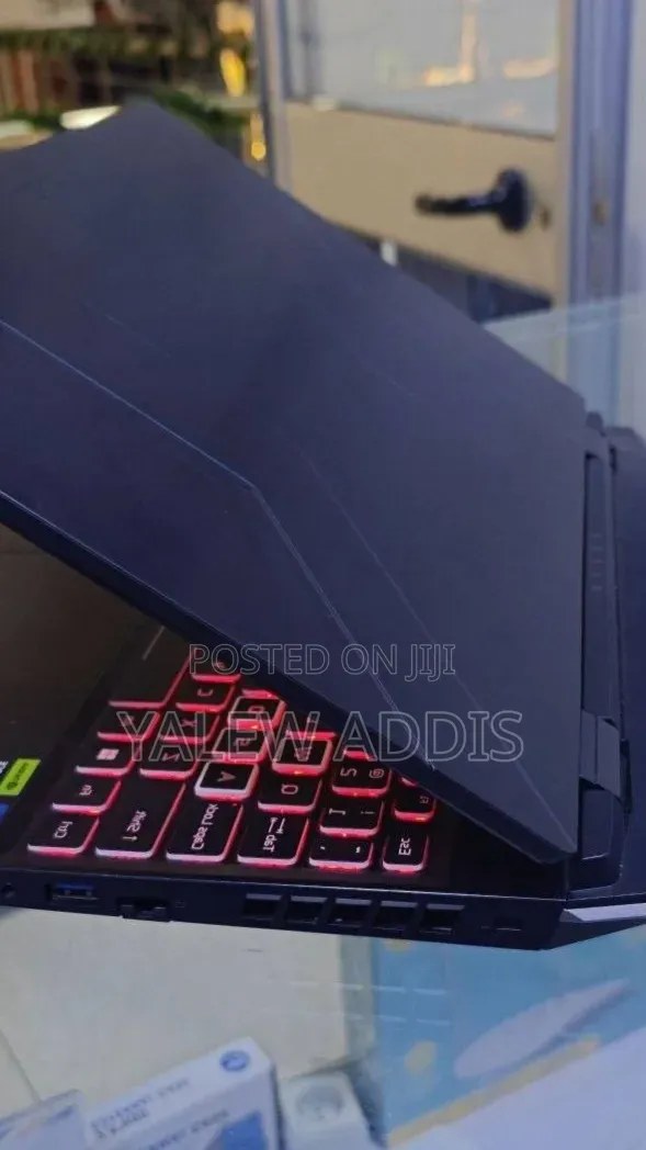 New Laptop Acer Nitro V 15 16GB Intel Core i7 SSD 512GB