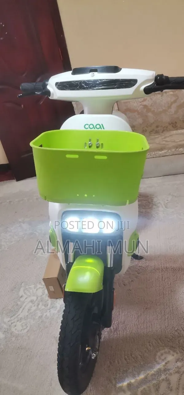 CAD 200cc 2025 White