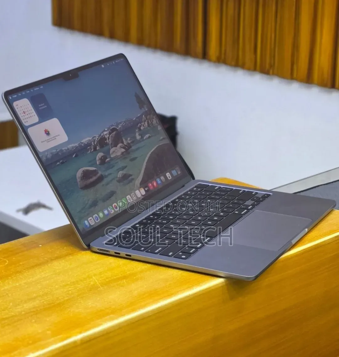 New Laptop Apple MacBook Air 2022 M2 8GB Apple M2 SSD 256GB