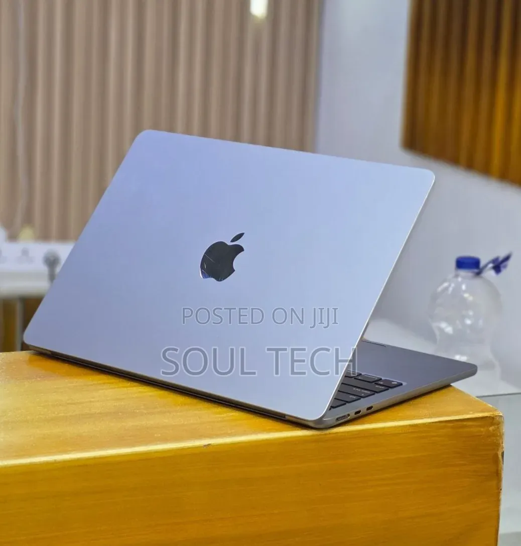 New Laptop Apple MacBook Air 2022 M2 8GB Apple M2 SSD 256GB