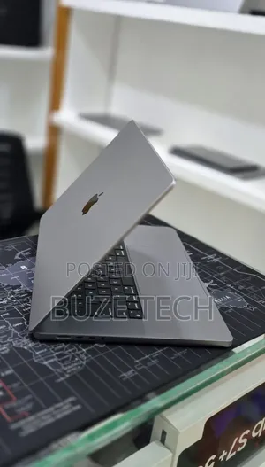 New Laptop Apple MacBook Pro 2021 M1 Max 32GB Apple M1 Max SSD 512GB