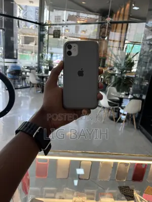 Apple iPhone 11 64 GB White