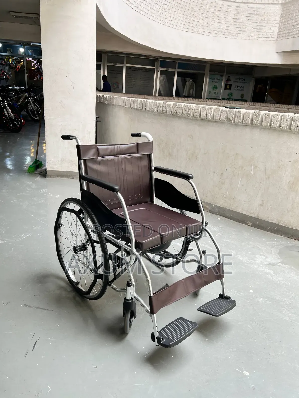 . ጠንካራ የዕለታዊ አጠቃቀም ዊልቸር — Durable Wheelchair for Daily Use