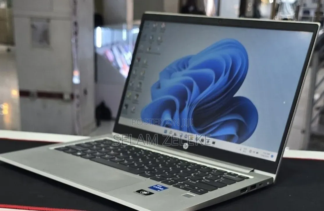 New Laptop HP EliteBook 830 G9 16GB Intel Core i5 SSD 512GB