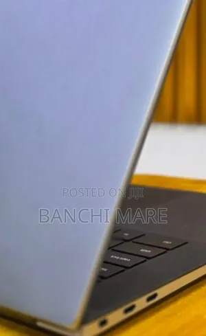 New Laptop Dell Precision 5560 4GB Intel Core i9 SSD 32GB
