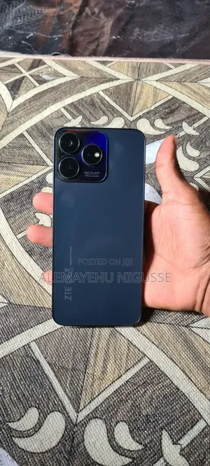 ZTE Blade V 4 GB