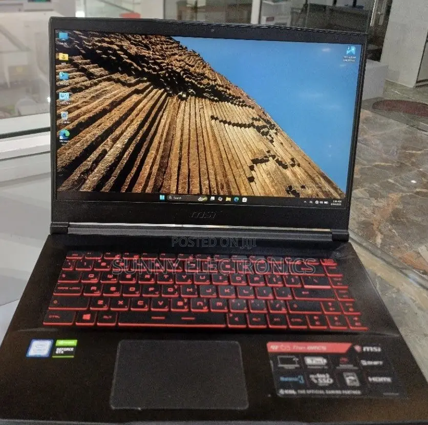 New Laptop MSI Katana 15 8GB Intel Core i7 HDD+SSD 1T