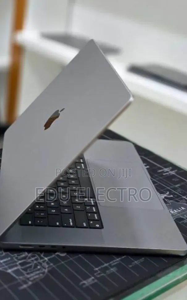 New Laptop Apple MacBook Pro 2021 M1 Max 32GB Apple M1 Max SSD 512GB