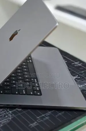 New Laptop Apple MacBook Pro 2021 M1 Max 32GB Apple M1 Max SSD 512GB