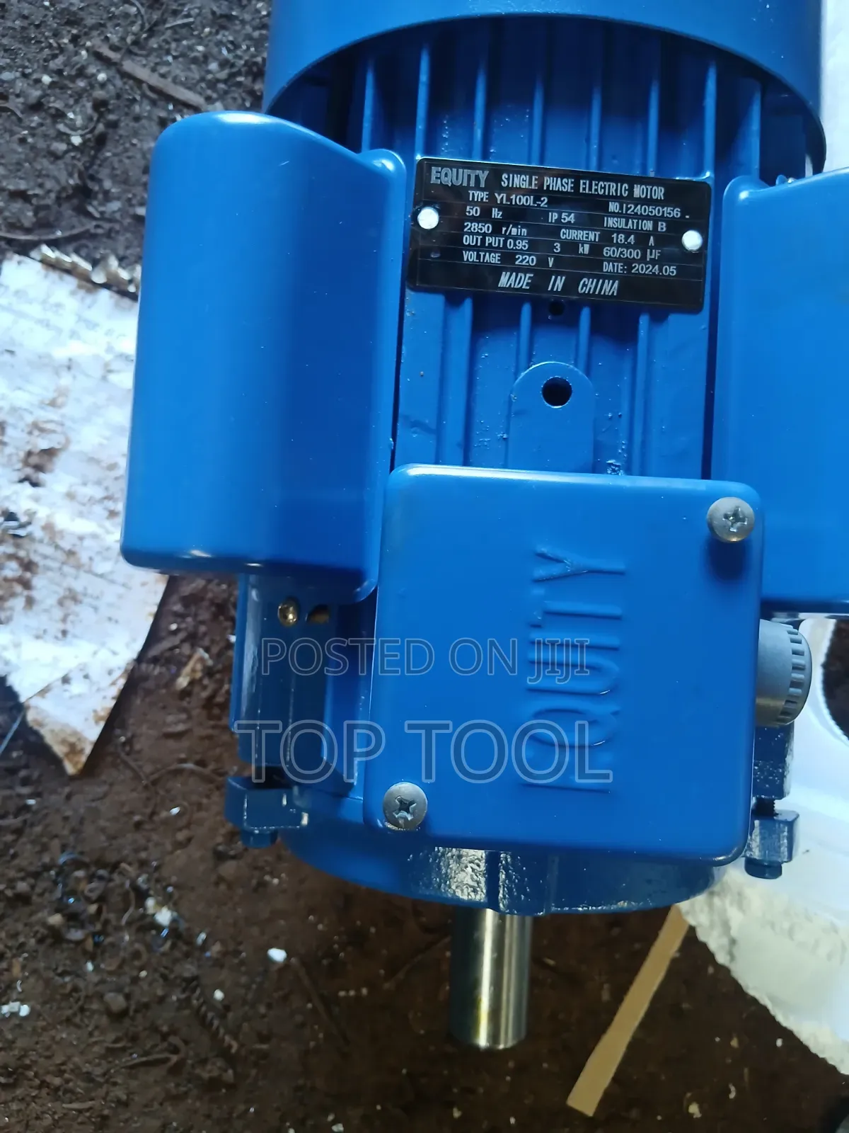 Equity YL100L-2 ሞዴል 3.0 kW (በግምት 4 HP) ኃይል ያለው፣ በ220V እና 50Hz የሚሰራ ነጠላ