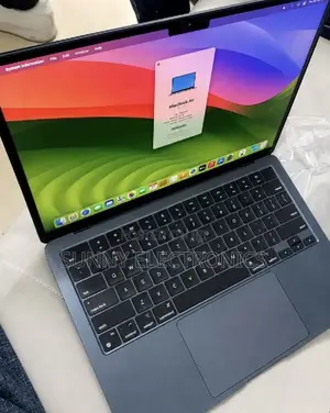 New Laptop Apple MacBook Air 2022 M2 8GB Apple M2 SSD 256GB