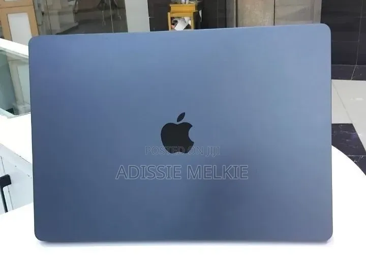 New Laptop Apple MacBook Air 2026 M5 16GB SSD 512GB