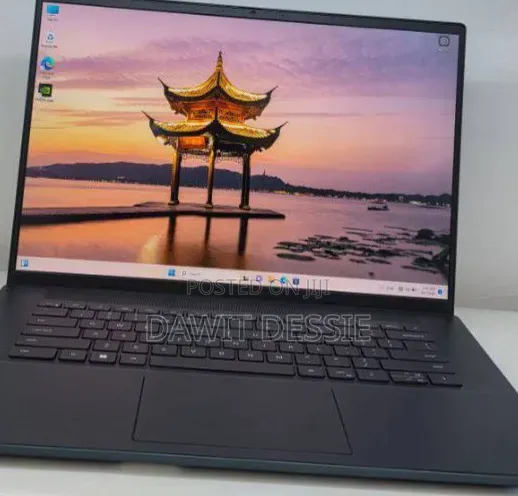 New Laptop Dell 16GB Intel Core i7 SSD 512GB