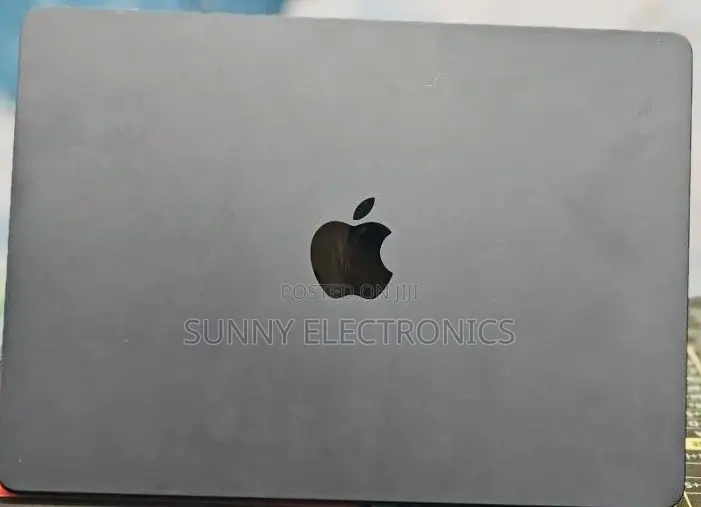 New Laptop Apple MacBook Air 2022 M2 8GB Apple M2 SSD 512GB