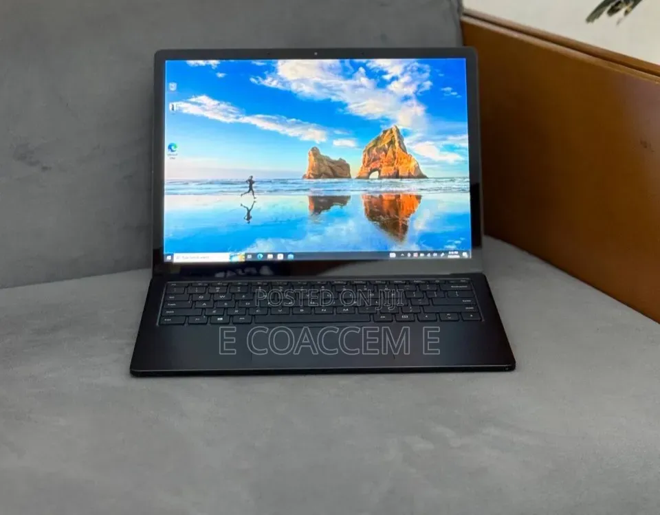 New Laptop Microsoft Surface 16GB Intel Core i7 SSD 512GB