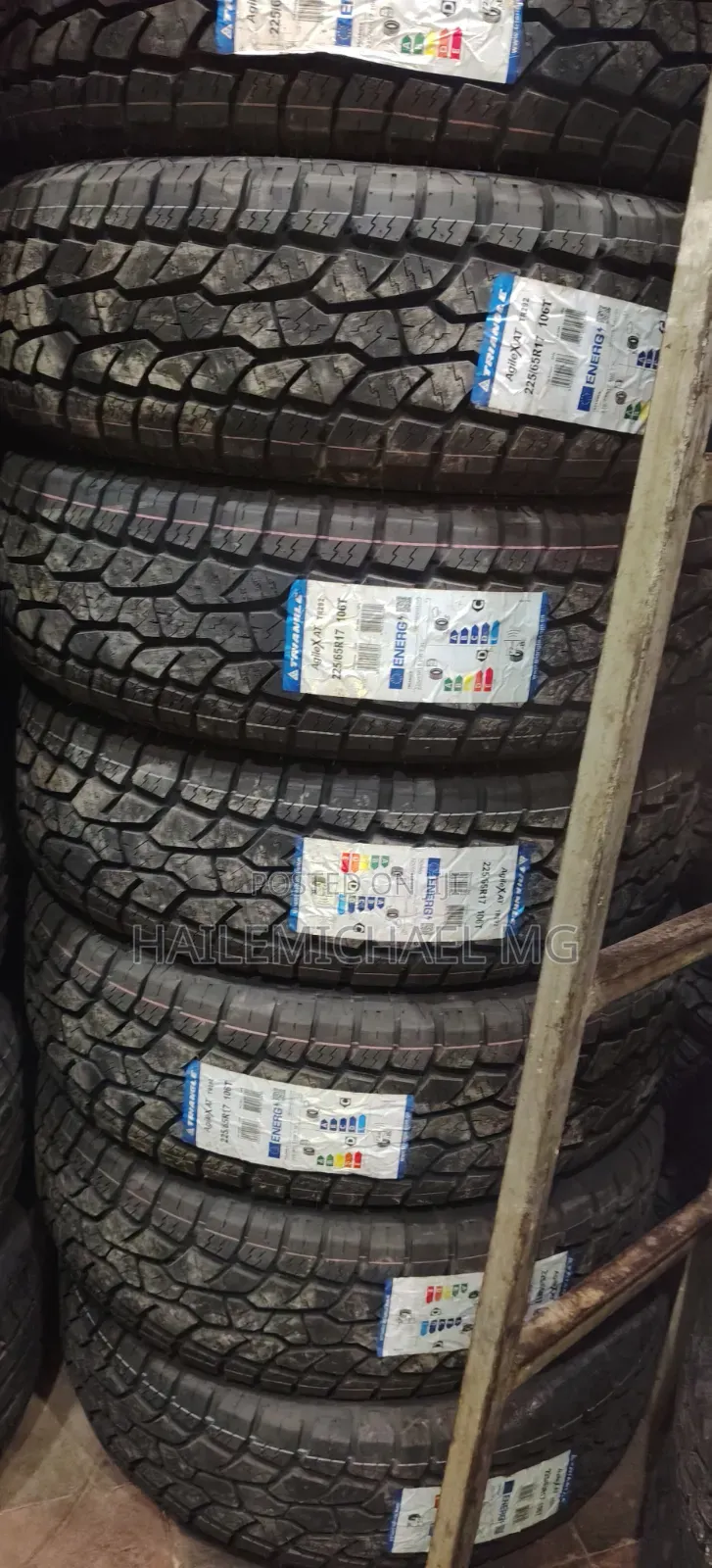 225 65 R17 RAV4 Car Tyre Triangle