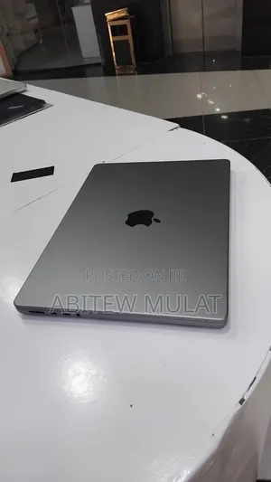 New Laptop Apple MacBook Pro 2021 M1 32GB Apple M1 Pro SSD 512GB