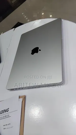 New Laptop Apple MacBook Pro 2024 M4 16GB Apple M4 Pro SSD 512GB