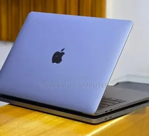 New Laptop Apple MacBook Pro 2019 16GB Intel Core i7 SSD 512GB