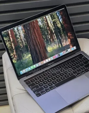 New Laptop Apple MacBook Pro 2019 16GB Intel Core i7 SSD 512GB