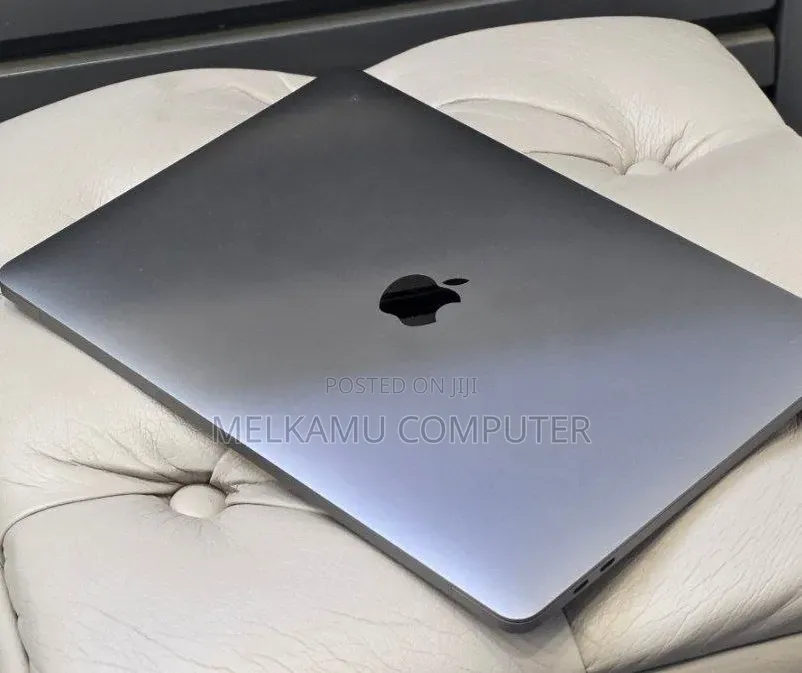 New Laptop Apple MacBook Pro 2019 16GB Intel Core i7 SSD 512GB
