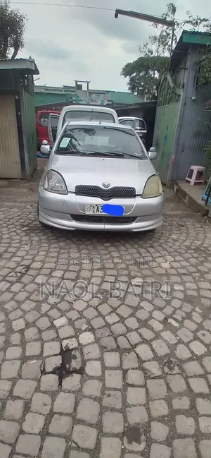 Toyota Vitz 2001 Gray