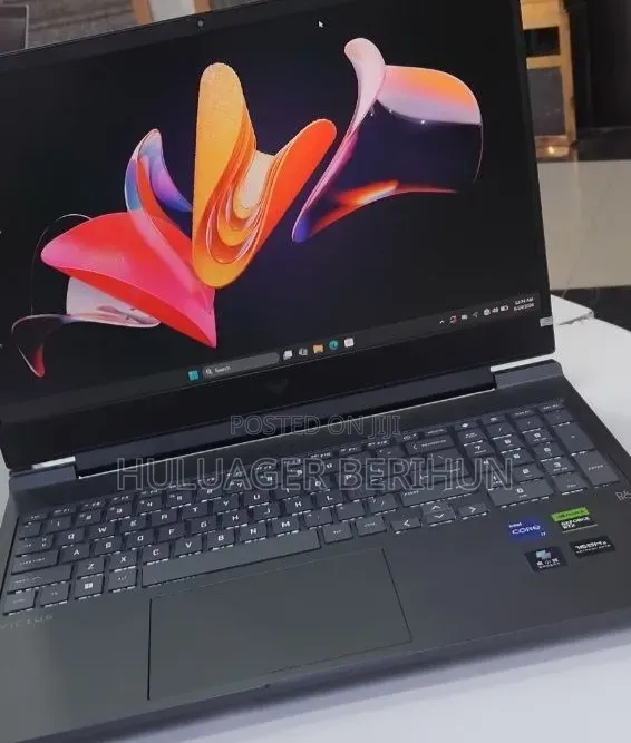 New Laptop HP Victus 16 16GB Apple M1 SSD 1T