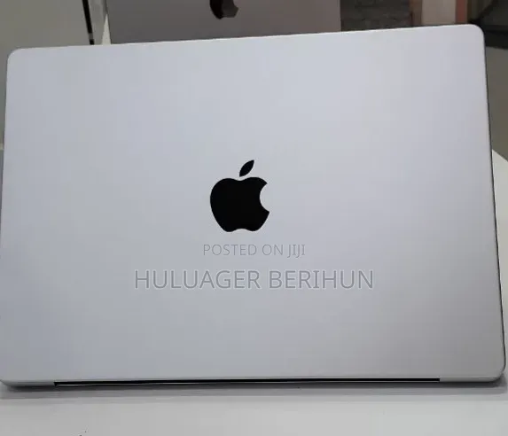 New Laptop Apple MacBook Pro 2024 M4 16GB Apple M4 SSD 512GB