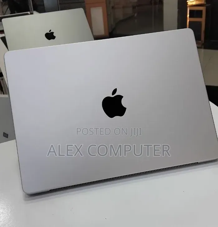 New Laptop Apple MacBook Pro 2024 M4 Pro 16GB Apple M4 Pro SSD 512GB