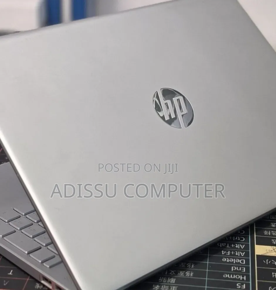 New Laptop HP Pavilion 15 8GB Intel Core i5 SSD 128GB