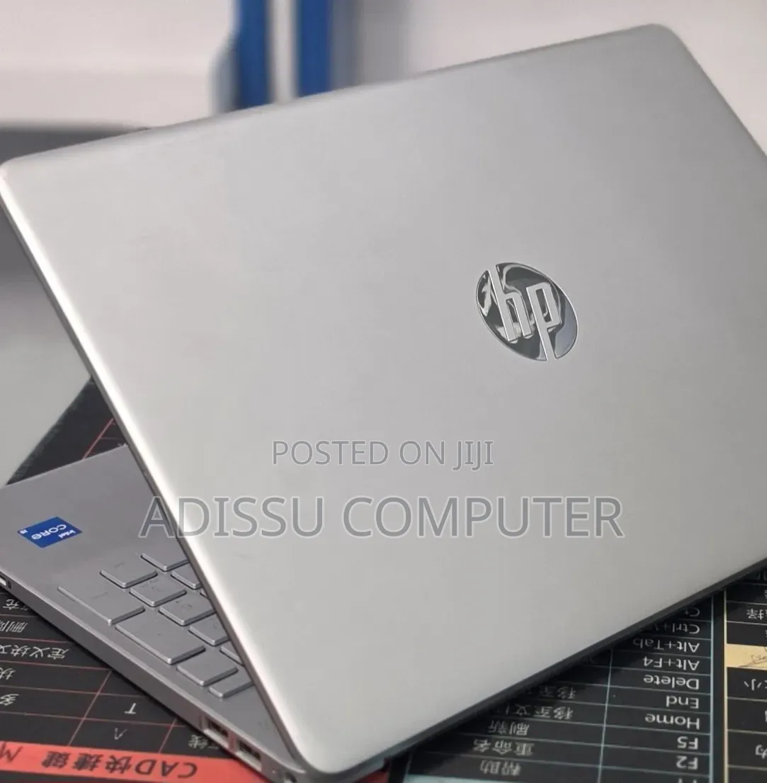 New Laptop HP Pavilion 15 8GB Intel Core i5 SSD 128GB