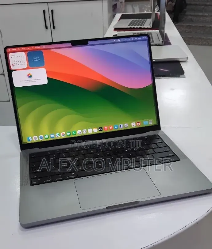 New Laptop Apple MacBook Pro 2021 M1 32GB Apple M1 Pro SSD 512GB