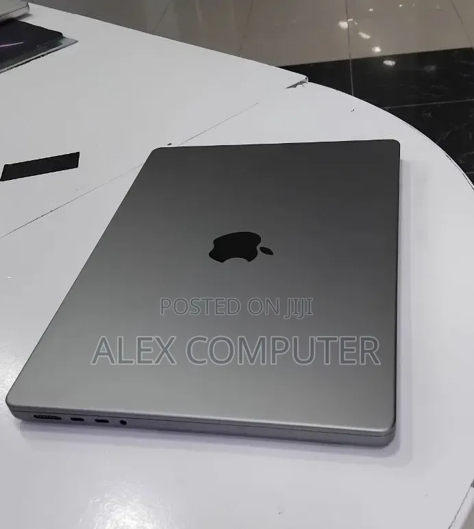 New Laptop Apple MacBook Pro 2021 M1 32GB Apple M1 Pro SSD 512GB
