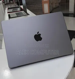 New Laptop Apple MacBook Pro 2021 M1 32GB Apple M1 Pro SSD 512GB