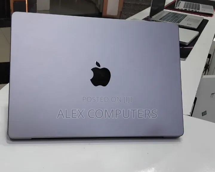 New Laptop Apple MacBook Pro 2021 M1 32GB Apple M1 Pro SSD 512GB