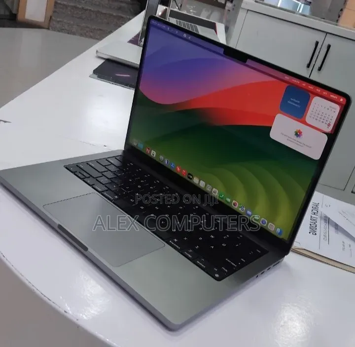 New Laptop Apple MacBook Pro 2021 M1 32GB Apple M1 Pro SSD 512GB