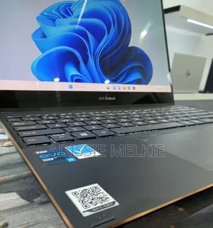 New Laptop Asus Zenbook 14 16GB Intel Core i7 SSD 512GB