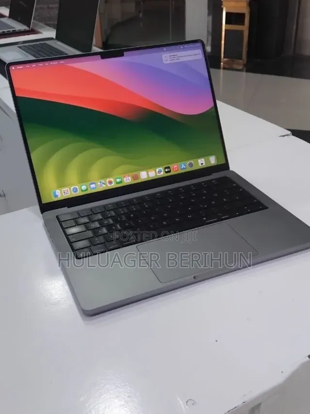 New Laptop Apple MacBook Pro 2021 M1 32GB Apple M1 Pro SSD 1T