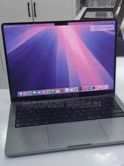 New Laptop Apple MacBook Pro 2021 M1 32GB Apple M1 Pro SSD 1T
