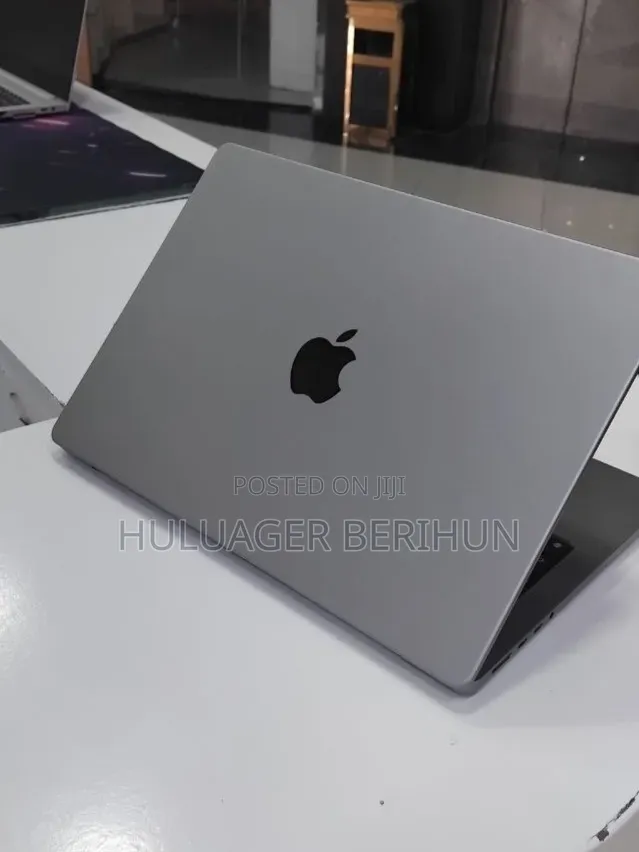 New Laptop Apple MacBook Pro 2021 M1 32GB Apple M1 Pro SSD 1T