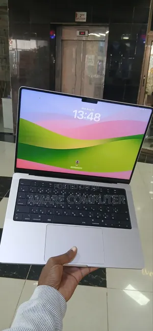 New Laptop Apple MacBook Pro 2024 M4 16GB Apple M4 Pro SSD 512GB