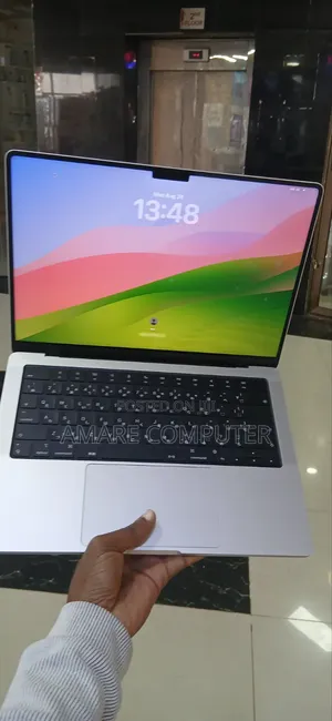 New Laptop Apple MacBook Pro 2024 M4 16GB Apple M4 Pro SSD 512GB